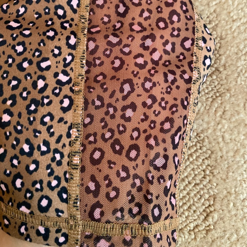 Leopard High Waisted Pocket Capri - Picture 7 of 8